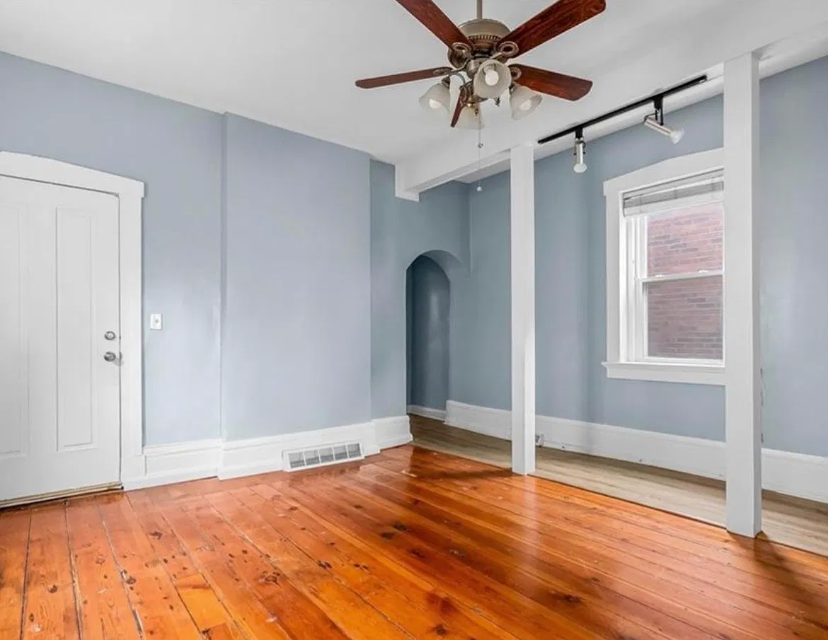 4 bed, 1.5 bath, 2800 sqft, $2,350 — Photo 3