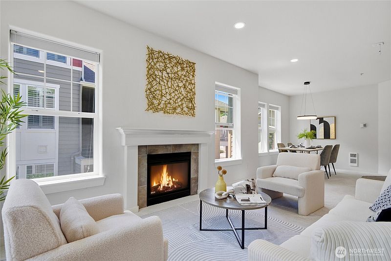4th image of 22669 NE Alder Crest Drive #201