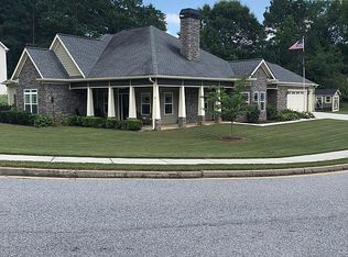519 Christian Cir, Senoia, GA 30276