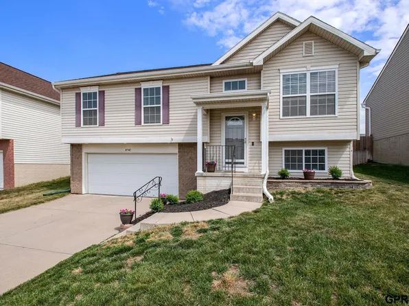 10910 Hanover St, Omaha, NE 68142