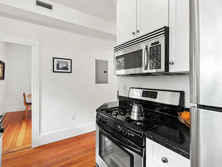 46 Elmwood St #2 — Photo 11