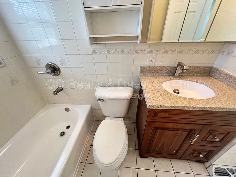 206 E Center St — Photo 5