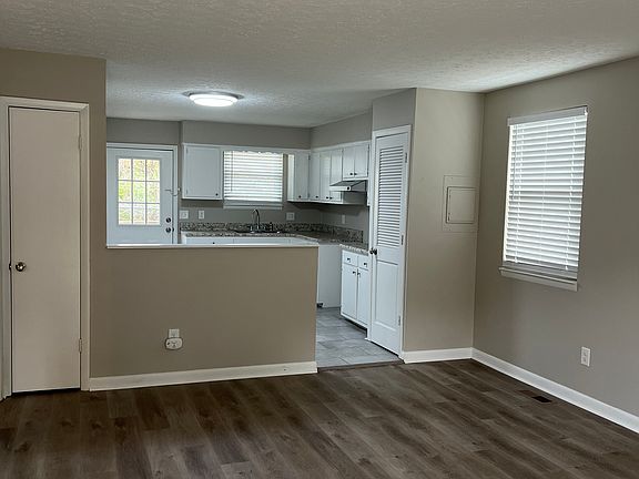 2nd image of 1208 Ewing Creek Dr #B