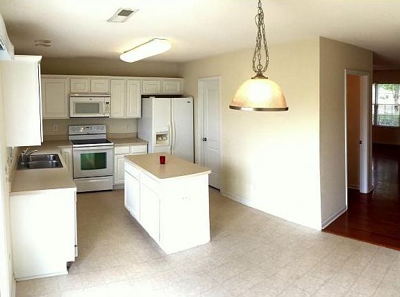 5th image of 7710 Oliver Park Dr
