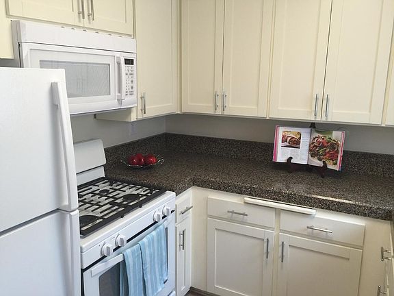 4th image of 4445 Fanuel St APT 10