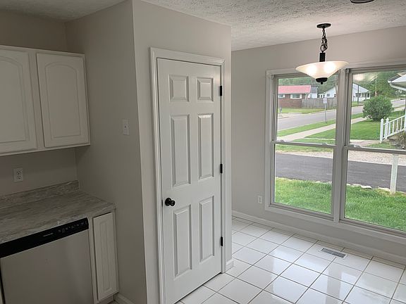 3rd image of 1407 Glenwood Ave #9