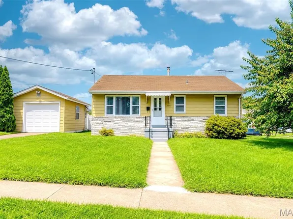 3349 Marmary Ln, Saint Ann, MO 63074