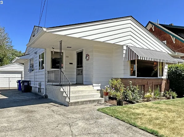 226 SE 85th Ave, Portland, OR 97216