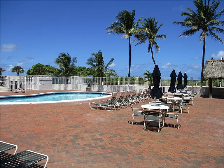 5313 Collins Ave #1111 — Photo 35