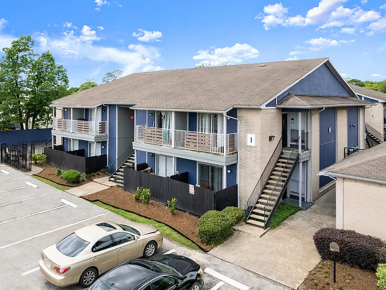 Pine Creek Apartments — Photo 29