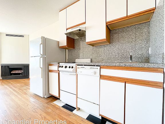 4th image of 921 Dolores St APT 9