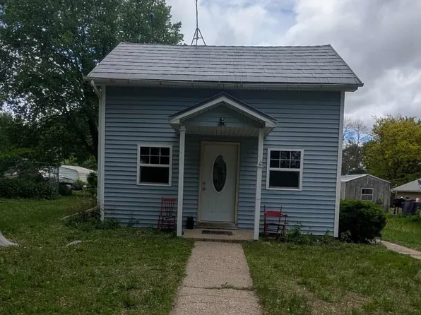 106 Pine St, Peterson, IA 51047