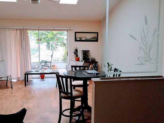 3rd image of 133 Oak Knolls Cir