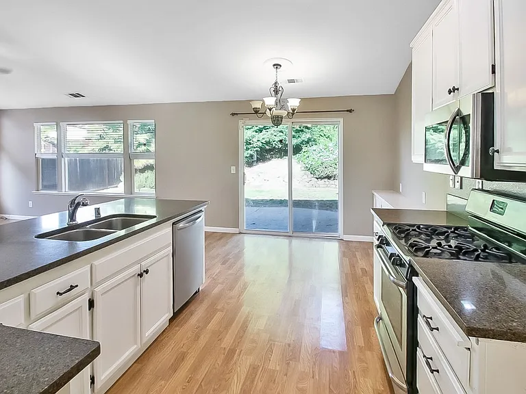 5135 Tehachapi Way — Photo 8