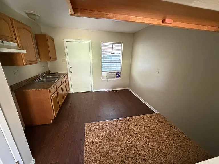 211 Baldwin Ave #203 — Photo 2