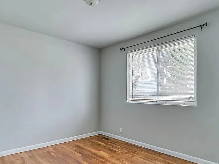 1019 Summit Ave — Photo 6