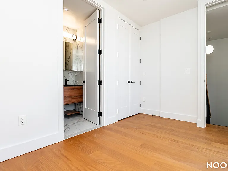 675 E 32nd St #26 — Photo 17