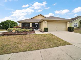 3866 Bayshore Cir, Tavares, FL 32778