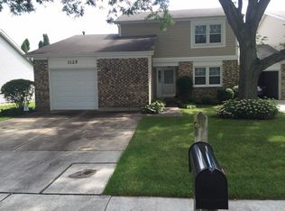 1125 Colony Lake Dr, Schaumburg, IL 60194