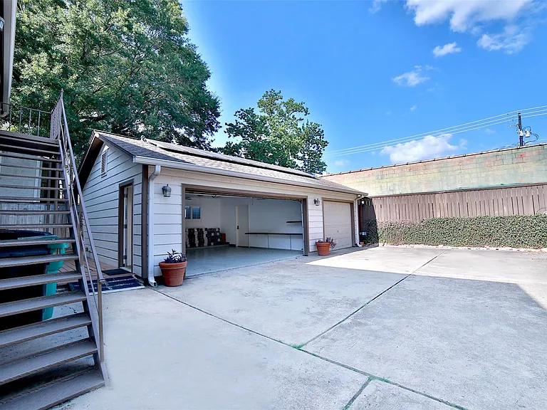2625 Peckham St — Photo 25