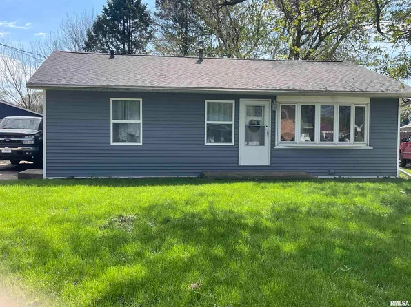 1134 N Coronado Dr, Peoria, IL 61604