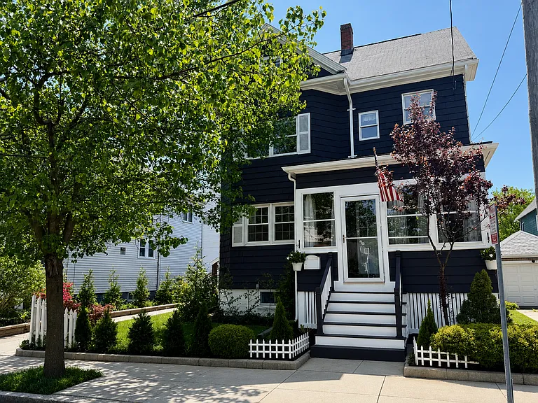 20 Raymond St — Photo 1