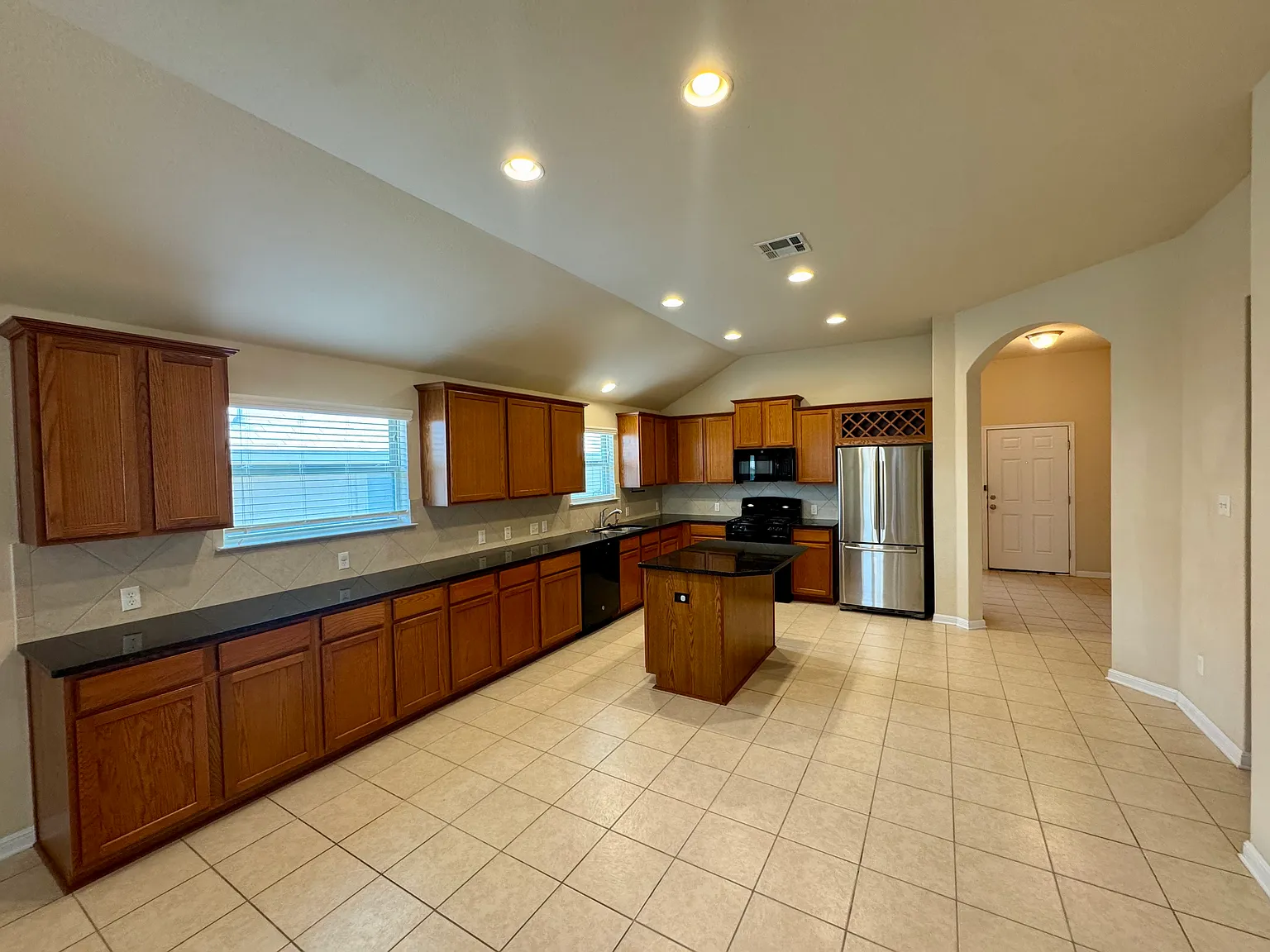 3 bed, 1724 sqft, $1,899 — Photo 4