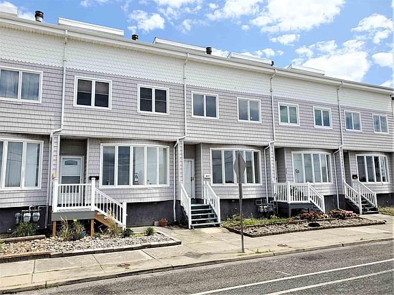 2nd image of 4027 West Ave #4027
