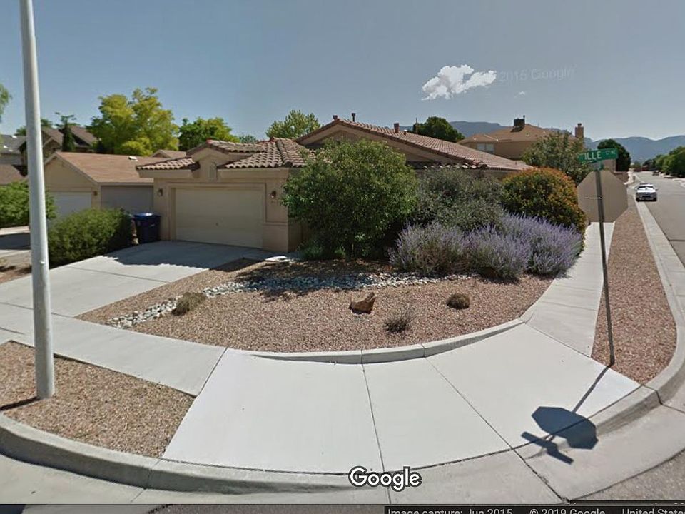 2nd image of 8212 Ville Ct NE