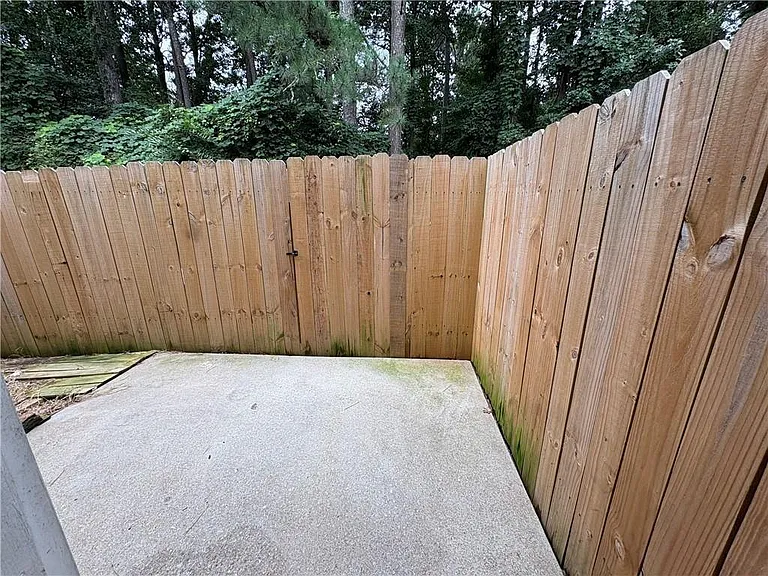 2485 Emma Way — Photo 18