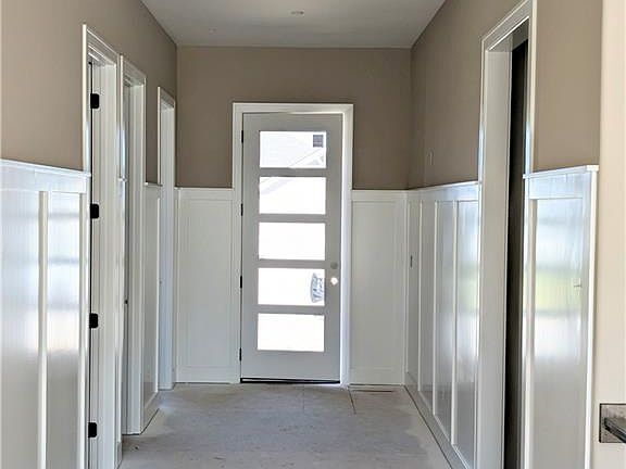 3rd image of 2368 NE Colonnade Ave