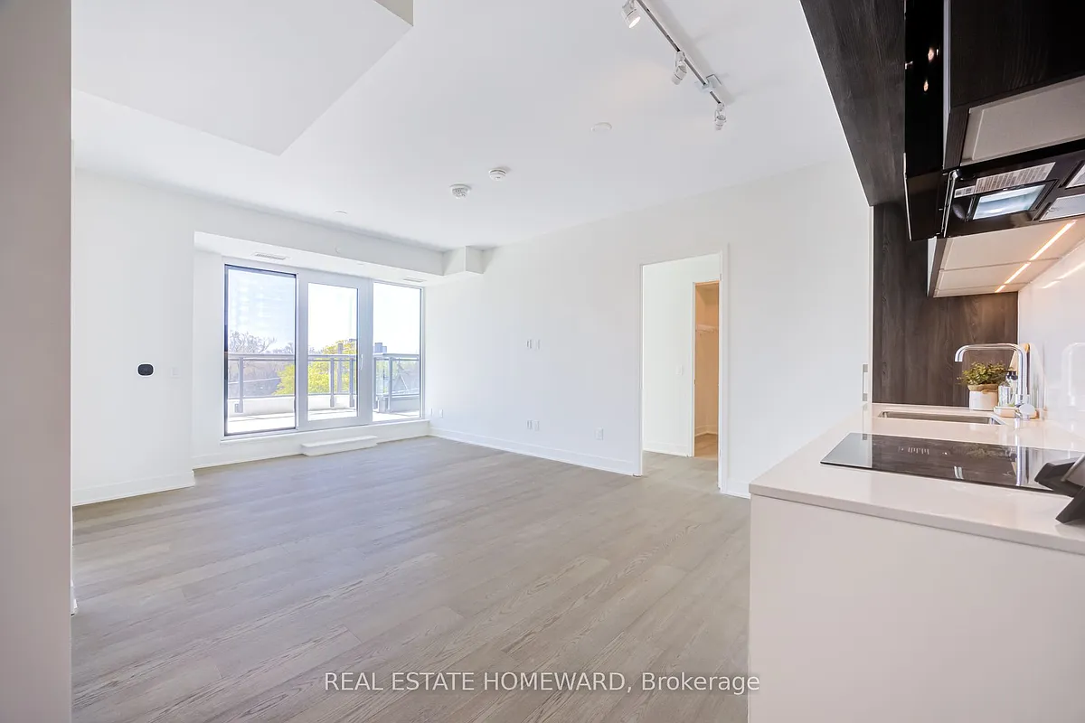 Building Photo - 322 Dupont St #404