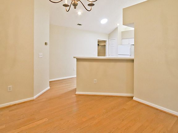 3rd image of 4450 Orchard Trce #10D