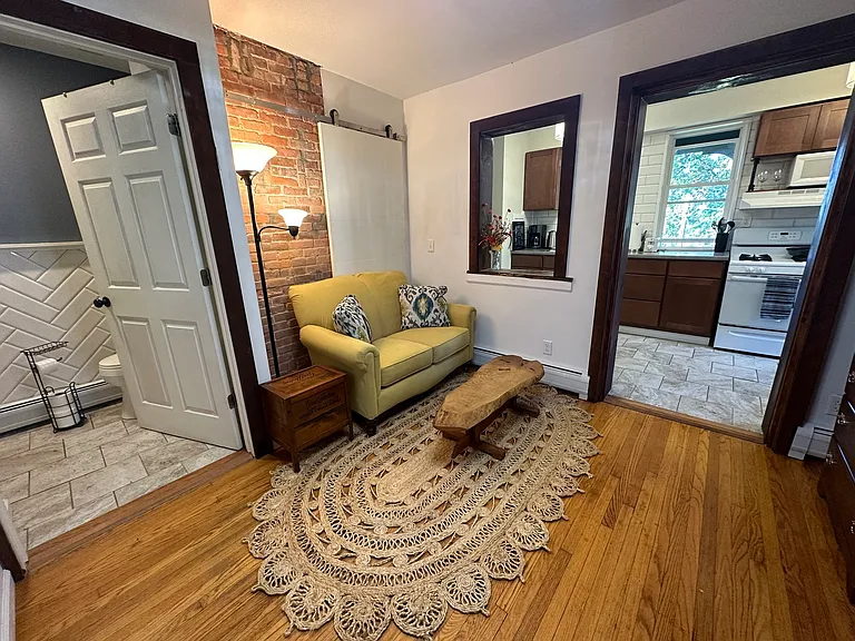216 University Ave — Photo 20
