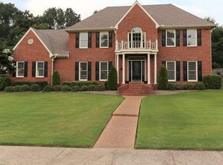 10400 Shea Woods Dr, Collierville, TN 38017