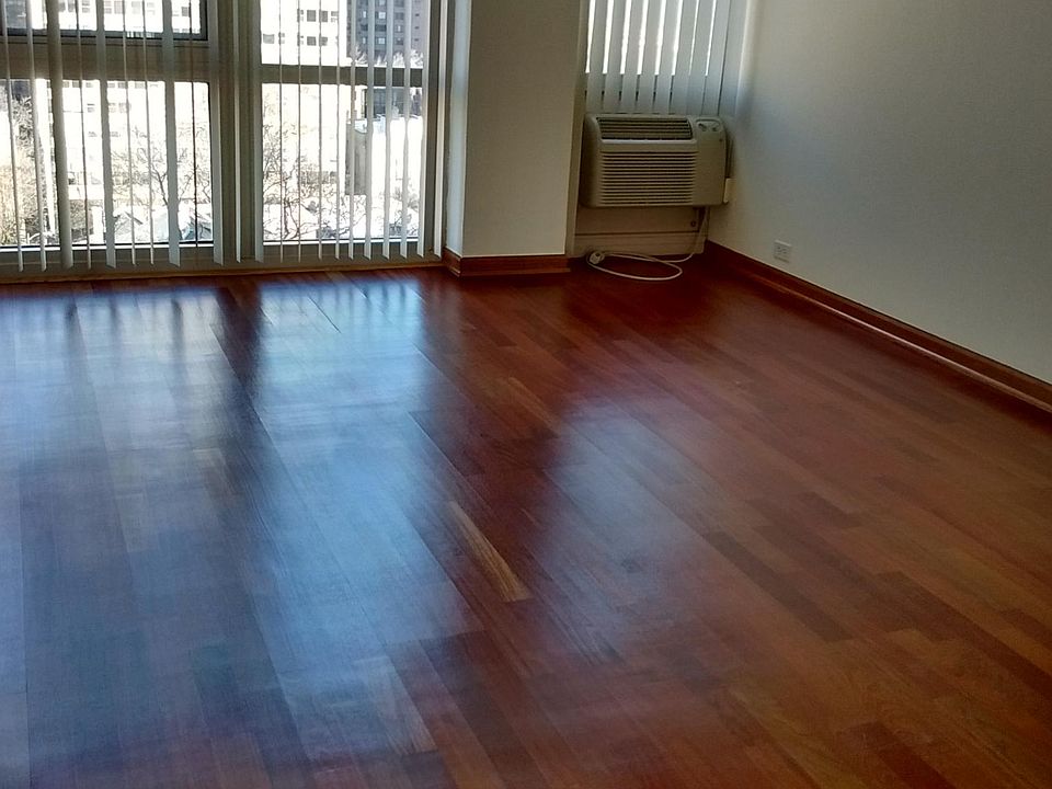 2nd image of 2929 N Sheridan Rd