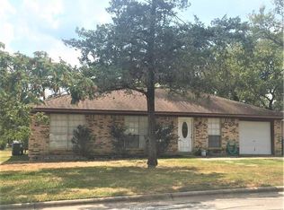 3301 Chisholm Trl, Bryan, TX 77803