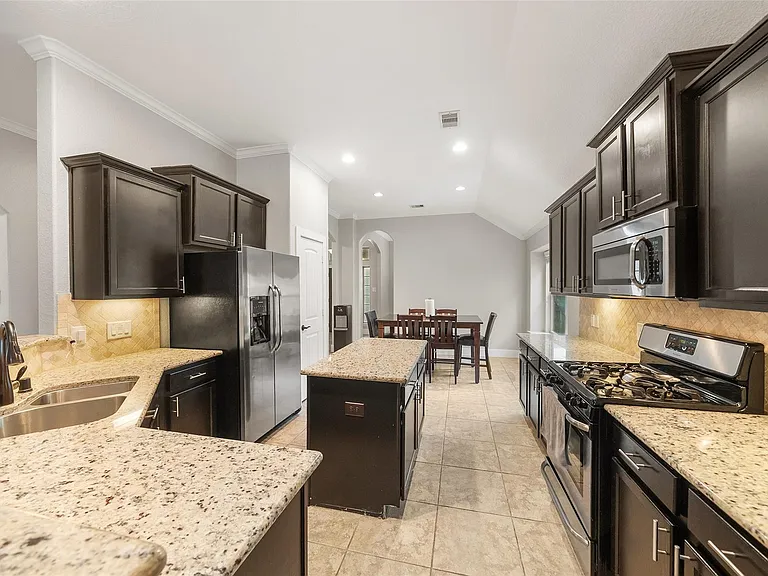 9534 Knox Prairie Ct — Photo 13