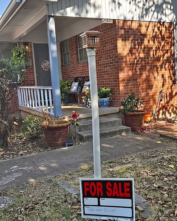 1st image of 5033 Lindale Dr