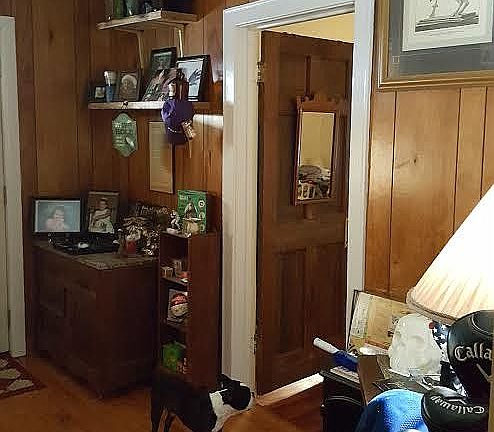 Door to bedroom from front r