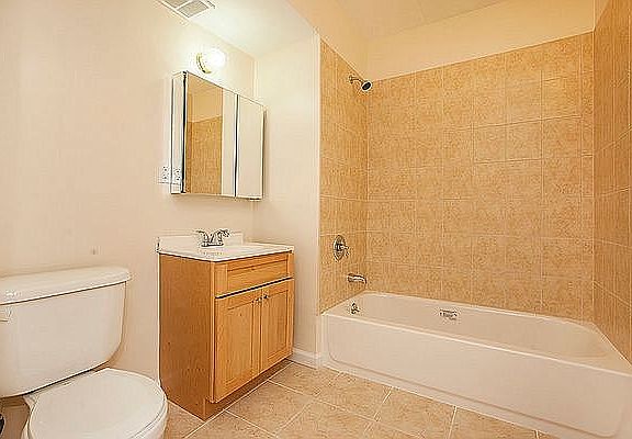 5th image of 26-27 2nd St #5EC