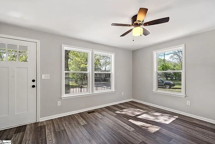 125 Dobbs St — Photo 5