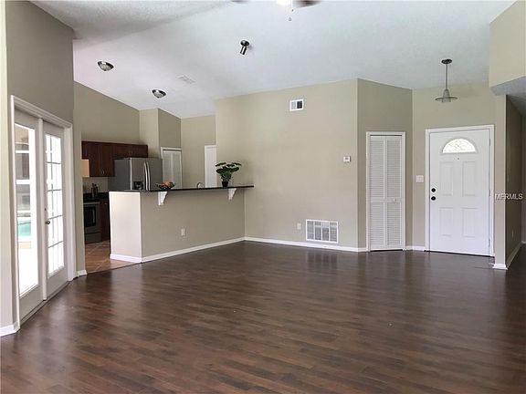 5th image of 108 Winewood Ct
