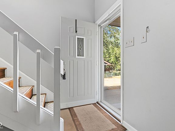 5th image of 7963 Valley Farms Ct