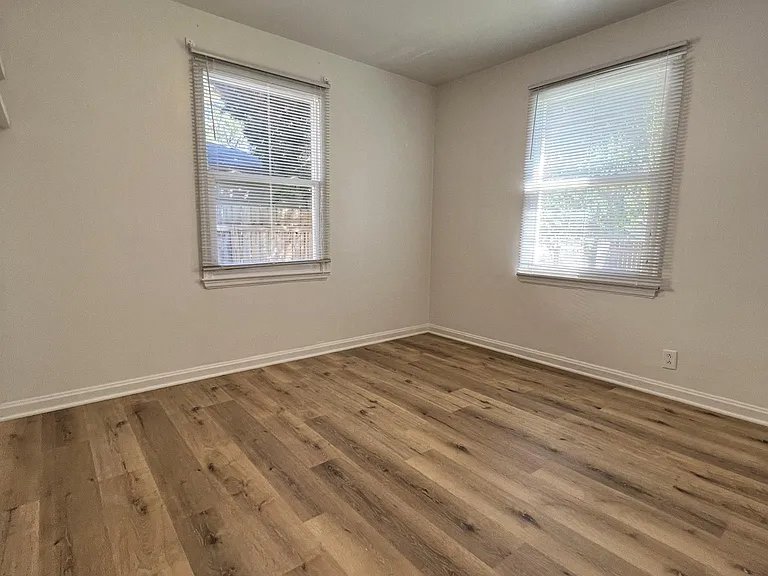 849 Berkley Rd — Photo 6