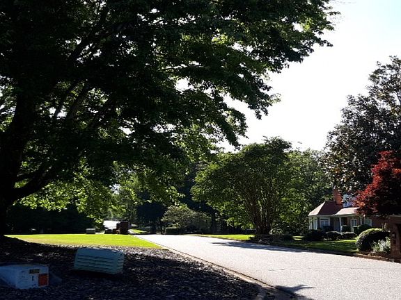 5th image of 982 Jimson Dr SE