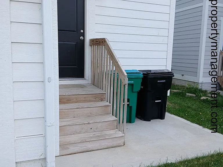 2404 SW Plaza Pkwy — Photo 3