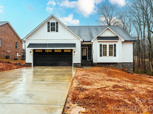 1610 Summerlin Pl, Newton, NC 28658