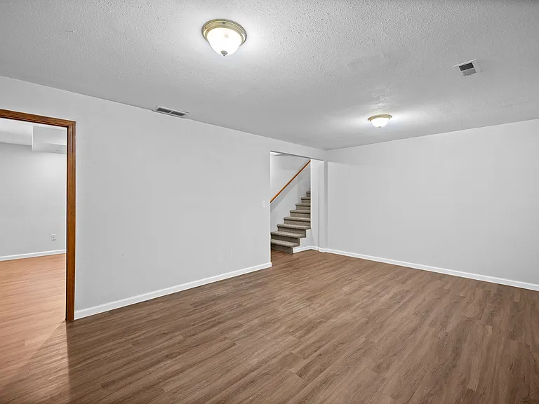 412 E Piper Glen Ct — Photo 17