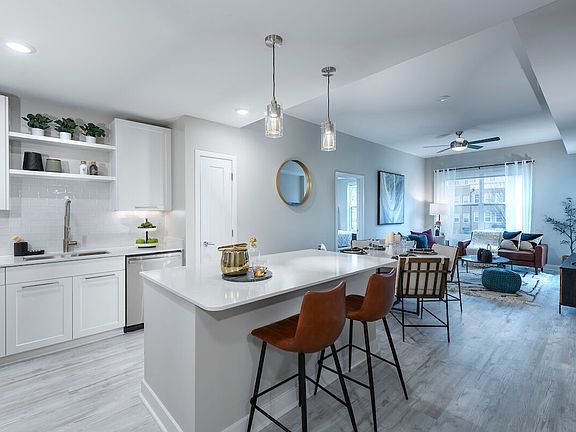 5th image of 800 Rockwell Ave #767